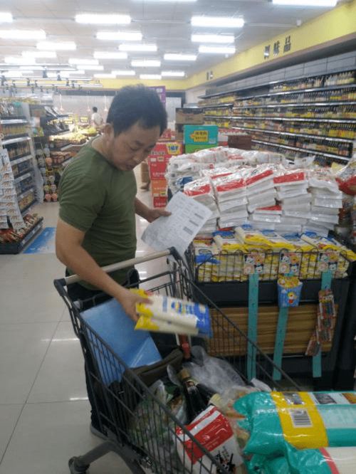 五河縣市場監(jiān)督管理局組織開展預(yù)包裝及散裝食品安全專項(xiàng)監(jiān)督抽檢工作